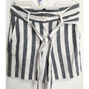 Linen Rayon Blend Striped Shorts With Belt Who What Wear Size 4  Black & W